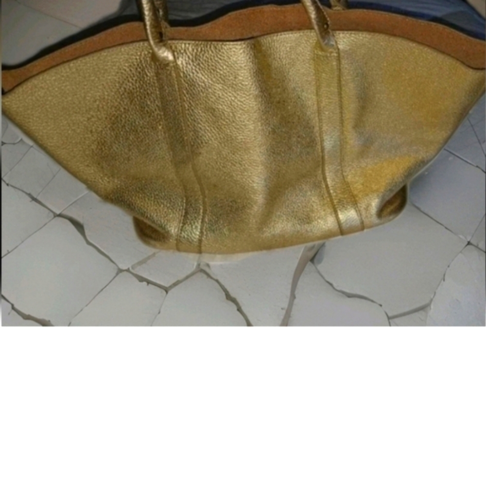 Banana Republic Gold Leather Tote, Metallic 18"+ Handbag, Like New - Picture 8 of 11